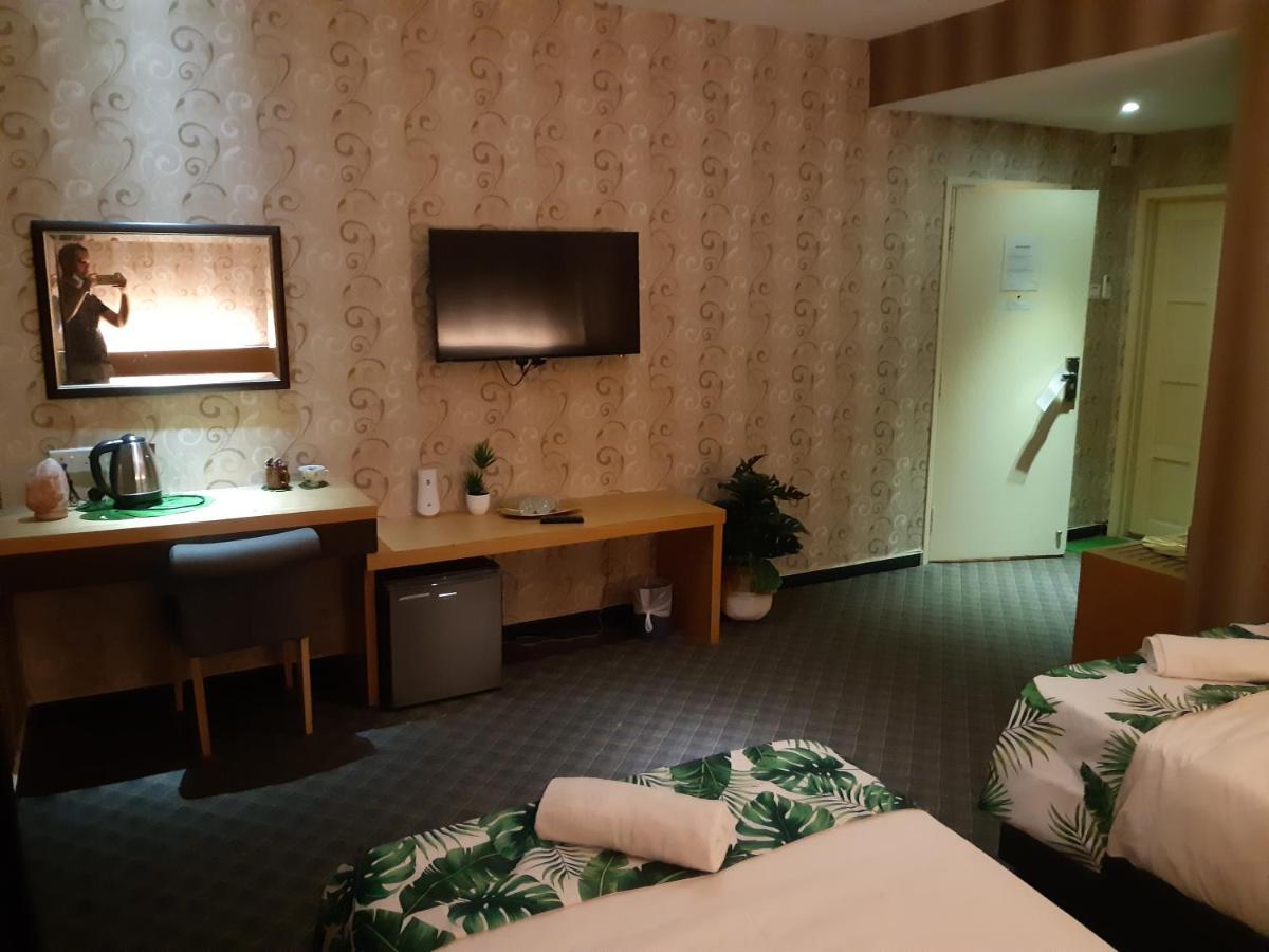 Grandeur Hotel And Spa Malacca Extérieur photo